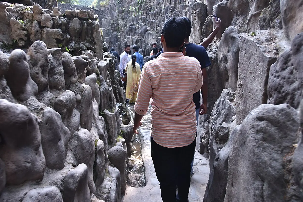 The labyrinthine paths in the Rock Garden are in total contrast to the well laid out city outside (30405403748)